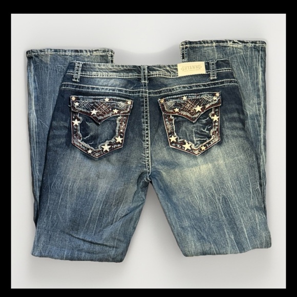 Shyanne Distressed Bootcut Jeans Star Embroidered Pockets Western size 34R - Picture 1 of 6